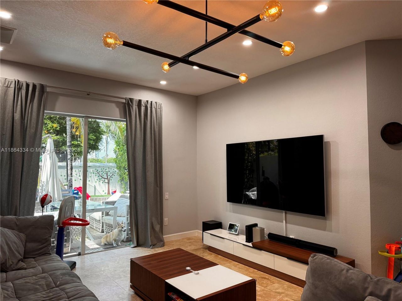 876 W Spinnaker Dr W, Hollywood, FL 33019 Photo