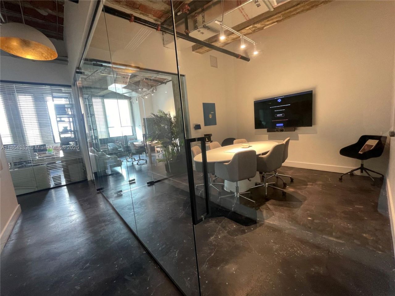 1900 NE Miami Ct, Miami, FL 33132 Photo