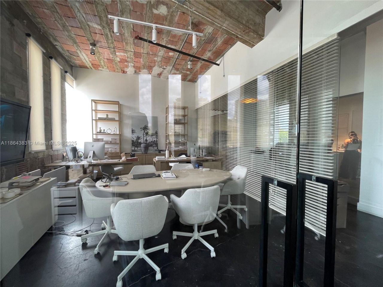 1900 NE Miami Ct, Miami, FL 33132 Photo