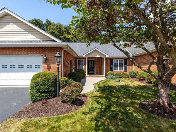 118 RED OAK DR, STAUNTON, VA 24401