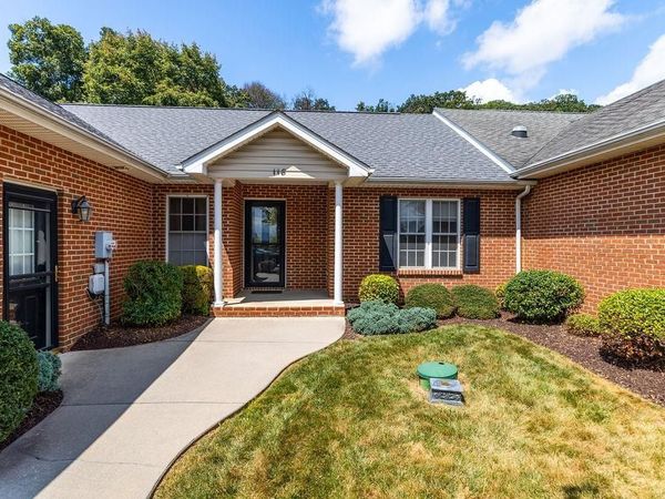 118 RED OAK DR, STAUNTON, VA 24401