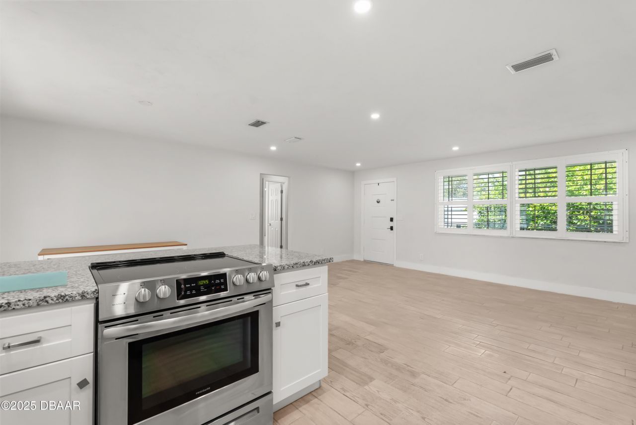 2061 Oriole Lane, South Daytona, FL 32119 Photo