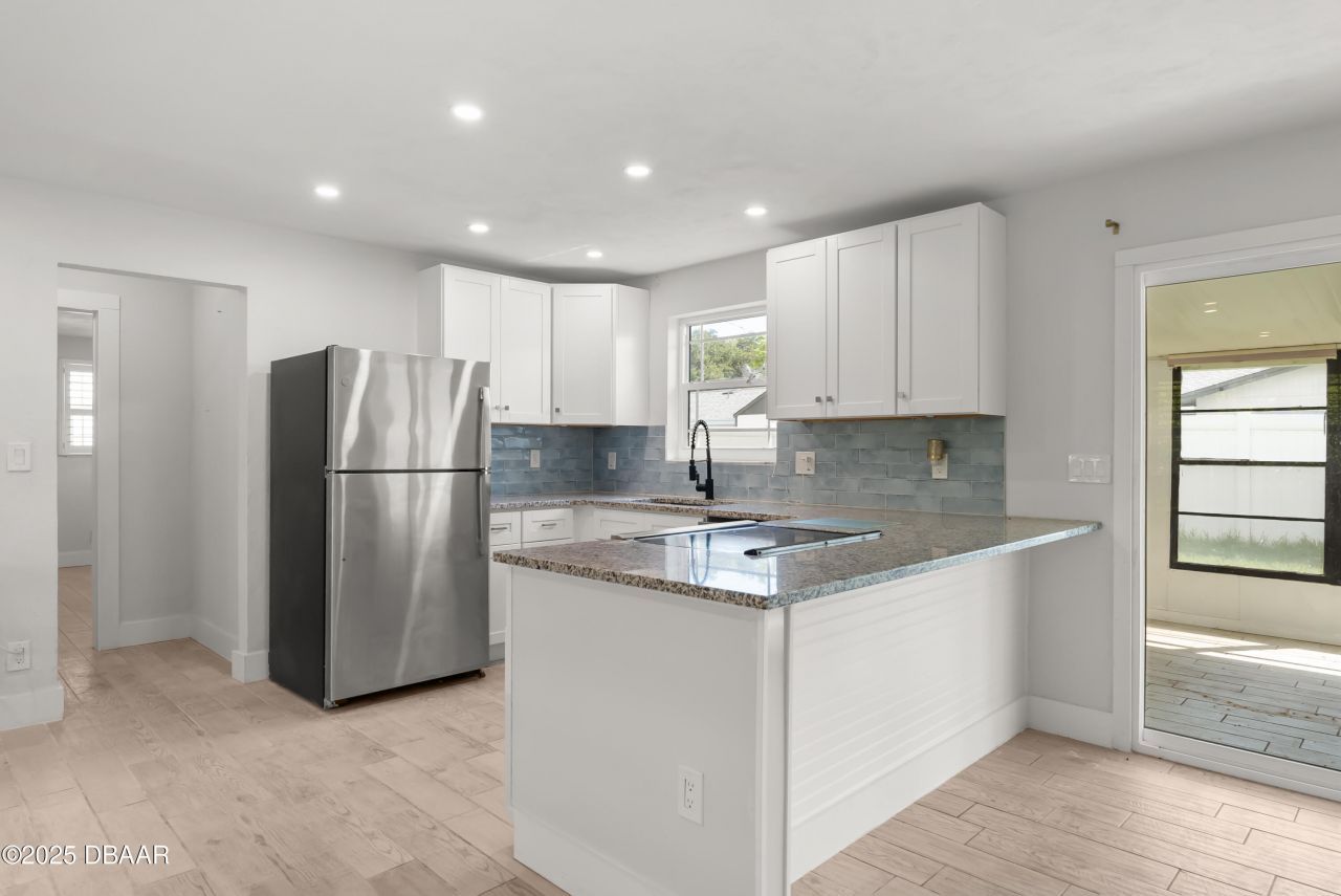 2061 Oriole Lane, South Daytona, FL 32119 Photo