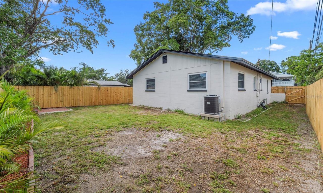 1782 Maryland Avenue Ne, Saint Petersburg, FL 33703 Photo