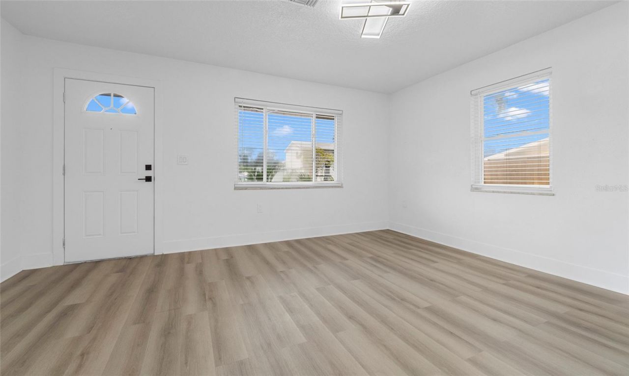 1782 Maryland Avenue Ne, Saint Petersburg, FL 33703 Photo