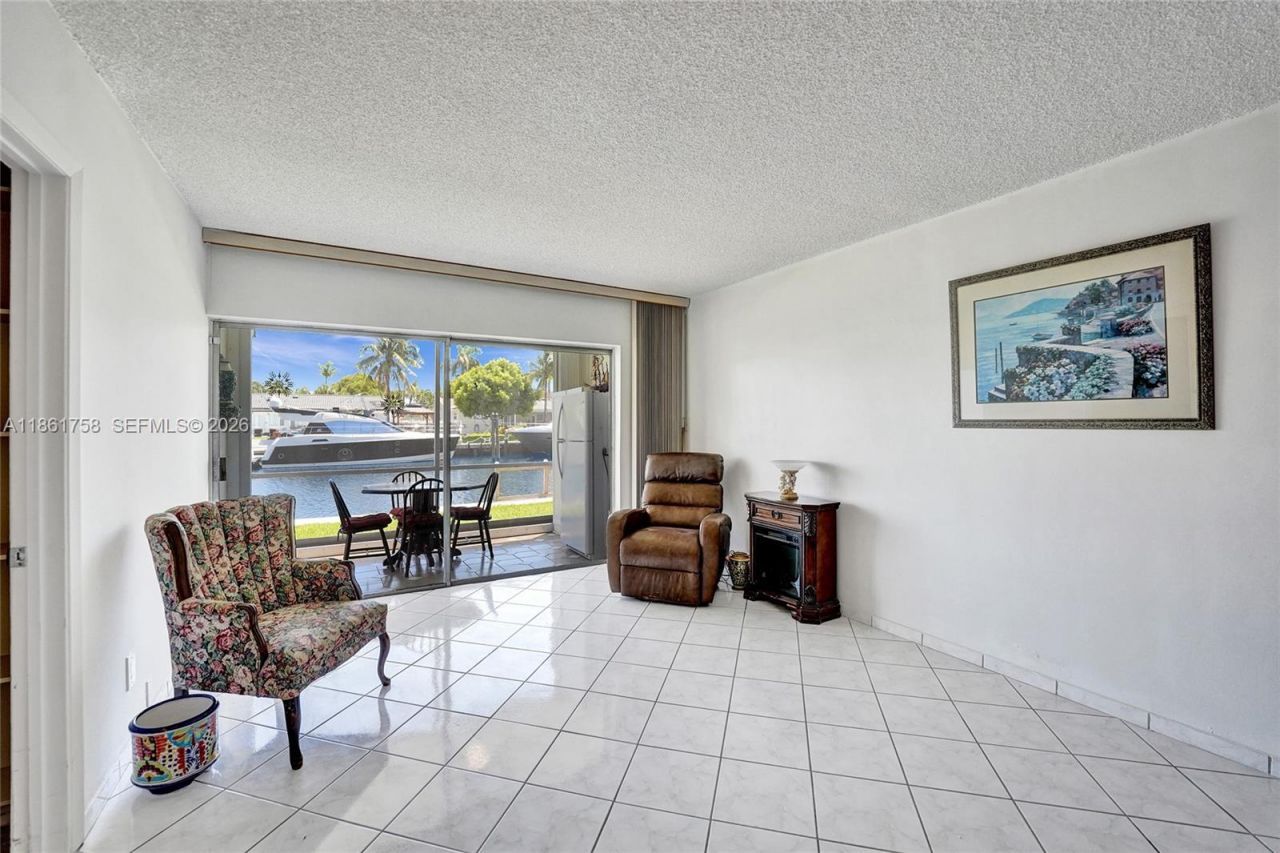 455 Paradise Isle Blvd, Unit 104, Hallandale Beach, FL 33009 Photo