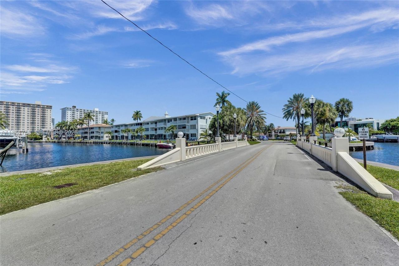 455 Paradise Isle Blvd, Unit 104, Hallandale Beach, FL 33009 Photo