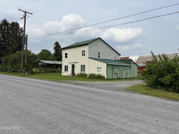 10 Chestnut Hill Road, Eagle Bridge, NY 12057