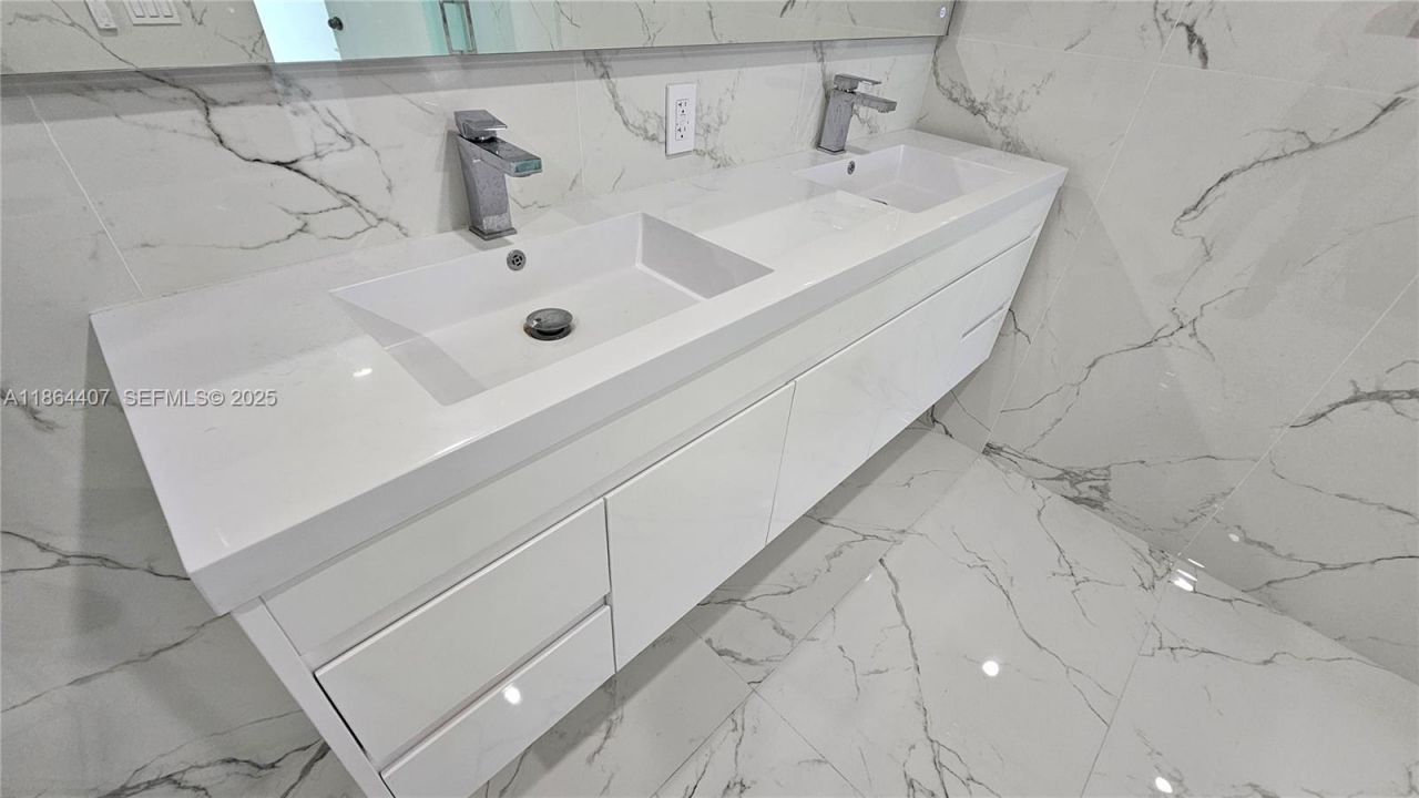 1861 NW North River Dr, Unit 11, Miami, FL 33125 Photo