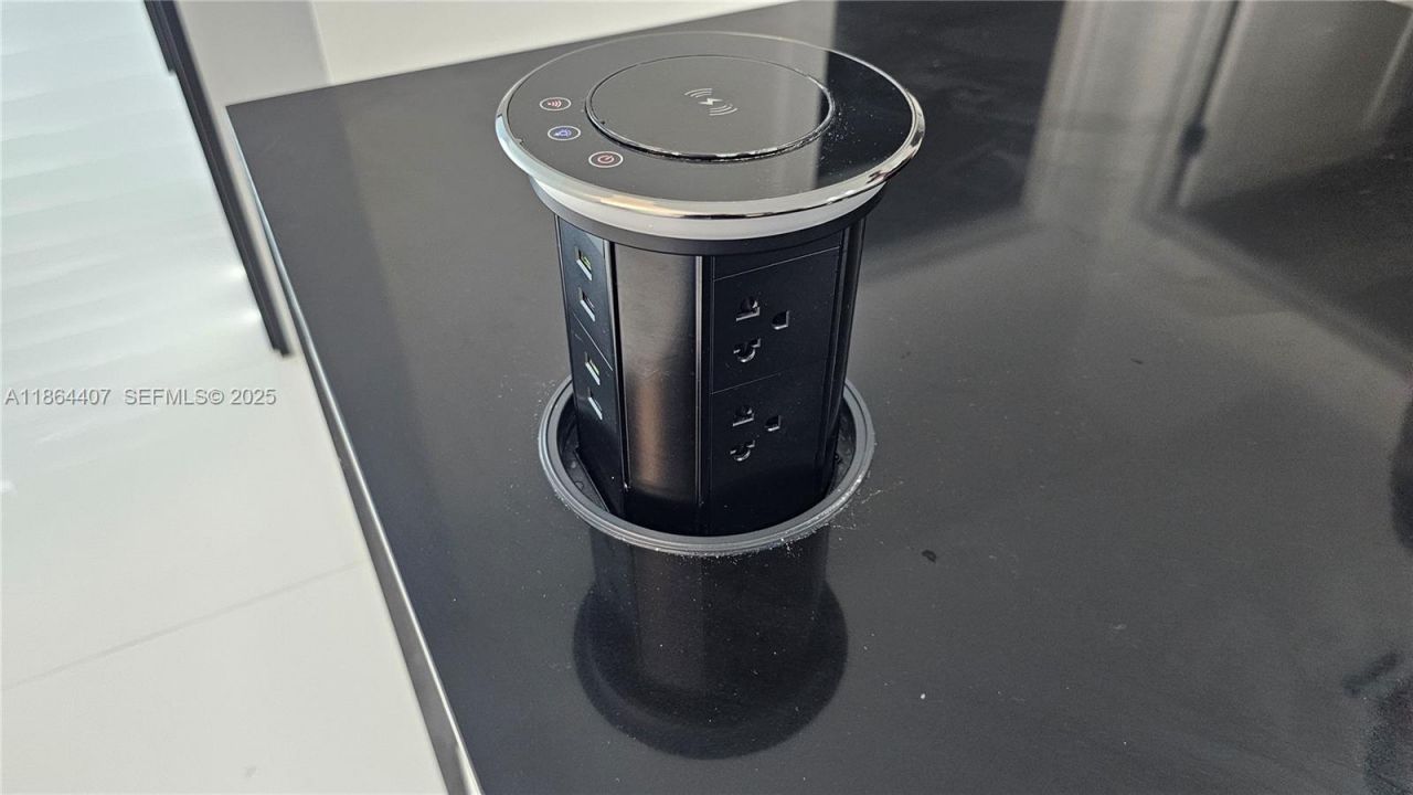 1861 NW North River Dr, Unit 11, Miami, FL 33125 Photo