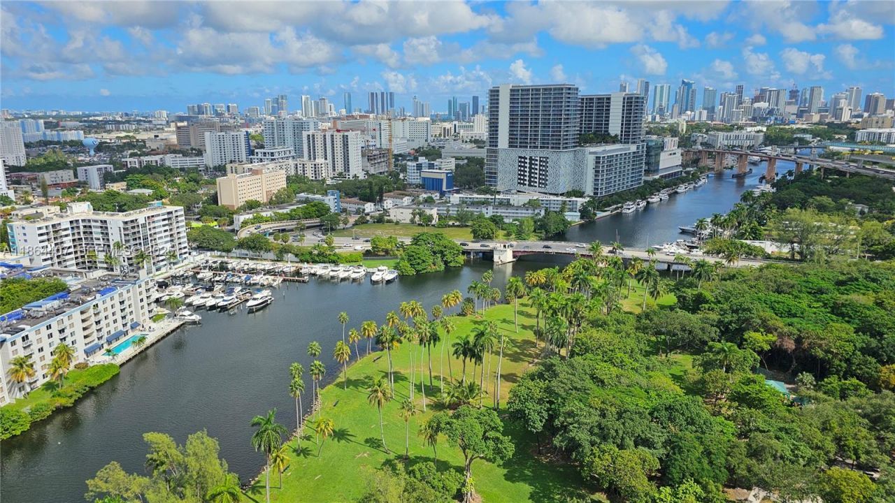 1861 NW North River Dr, Unit 11, Miami, FL 33125 Photo