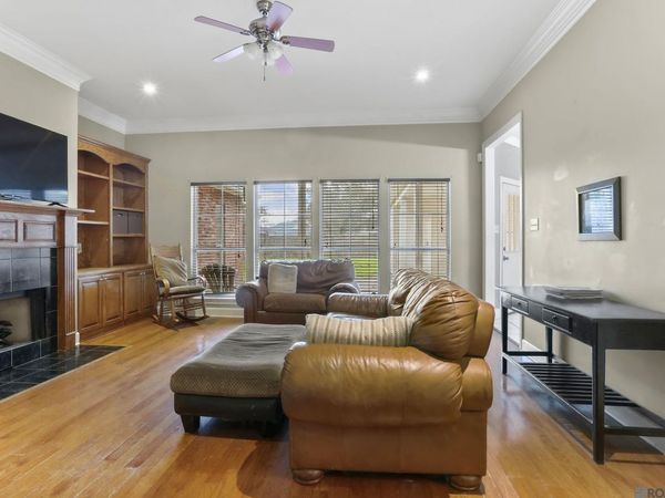 42202 Norwood, Gonzales, LA 70737