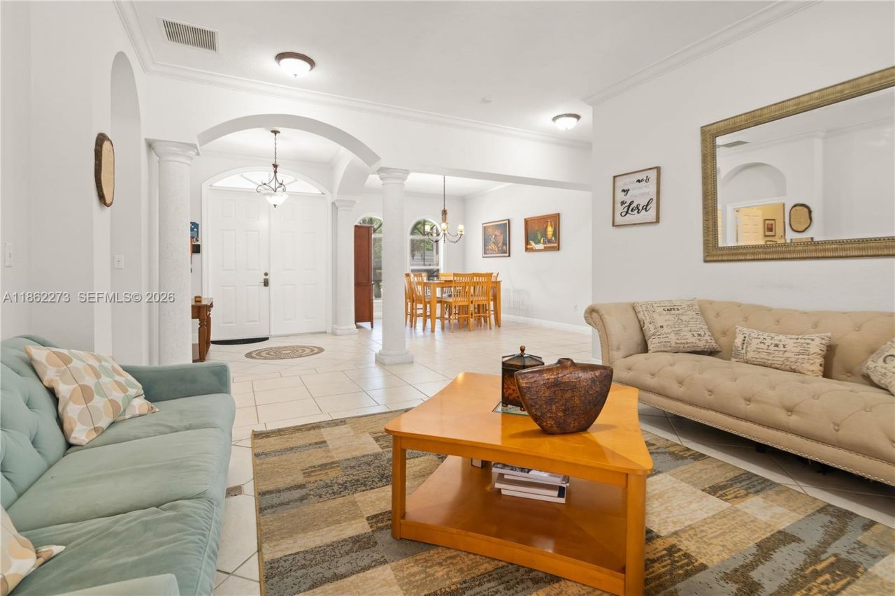 8366 SW 193rd St, Cutler Bay, FL 33157 Photo