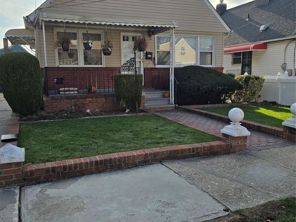 22722 112th Avenue, Queens Village, NY 11429