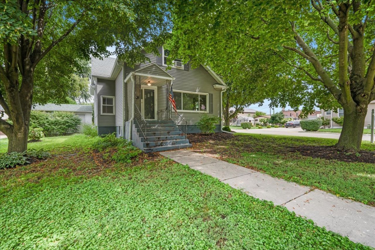 2001 3rd Street, Peru, IL 61354 Main Photo