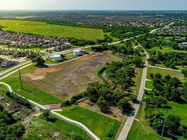 402 S Maxwell Creek Road, Murphy, TX 75094