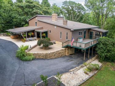 82 Ridgeview Ln, Fairfield, VA 24435