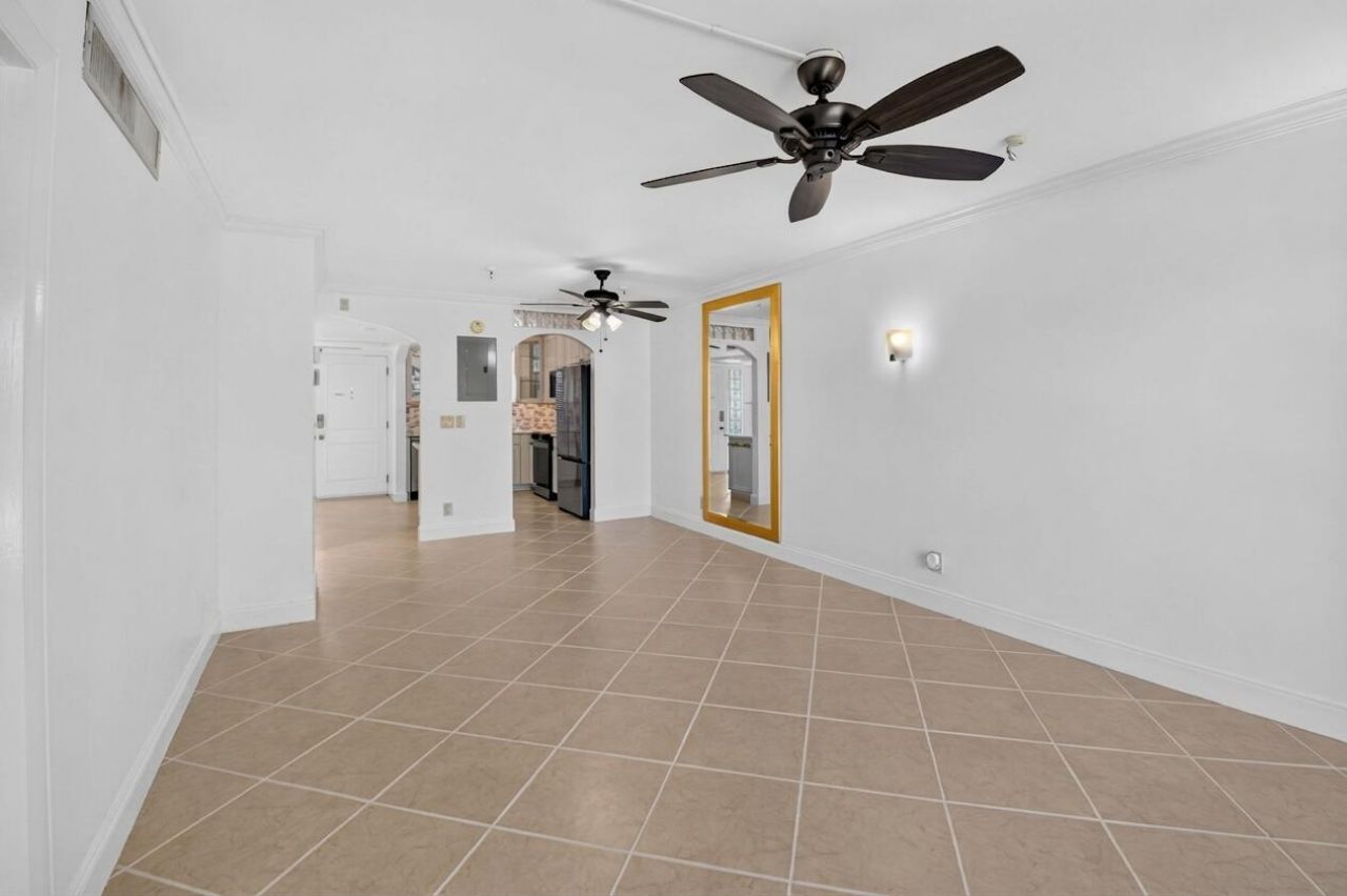 769 Jeffery Street, Unit 2-203, Boca Raton, FL 33487 Photo