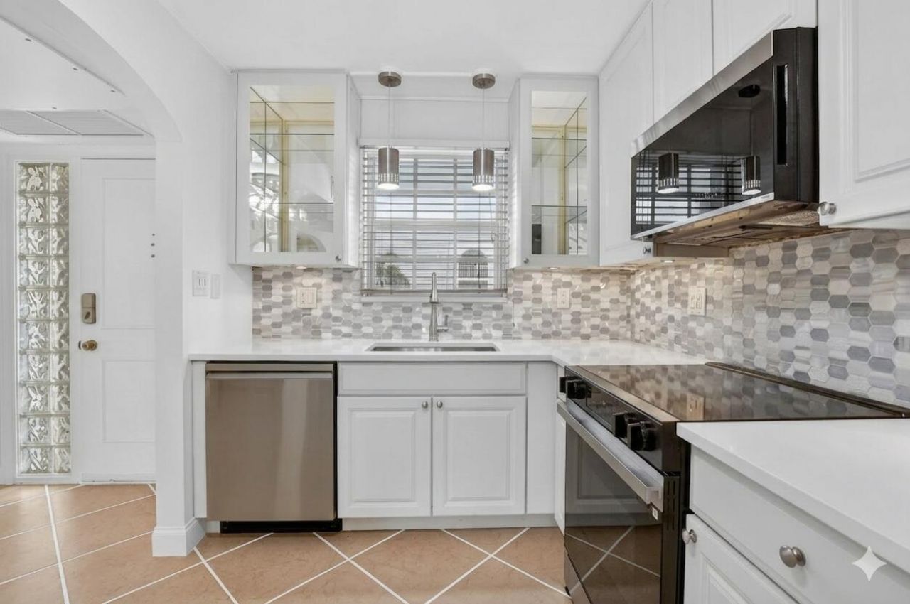 769 Jeffery Street, Unit 2-203, Boca Raton, FL 33487 Photo