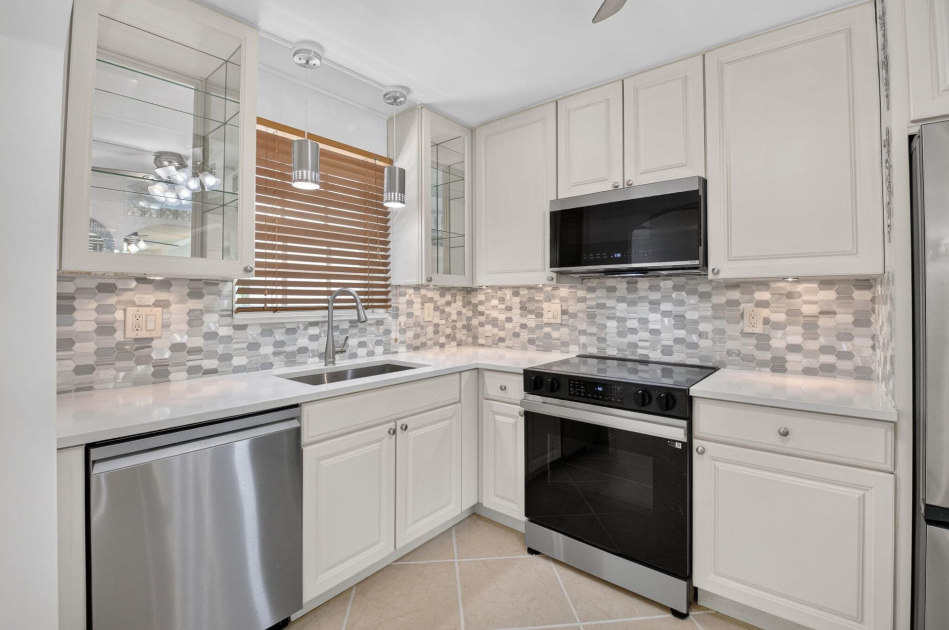769 Jeffery Street, Unit 2-203, Boca Raton, FL 33487 Photo