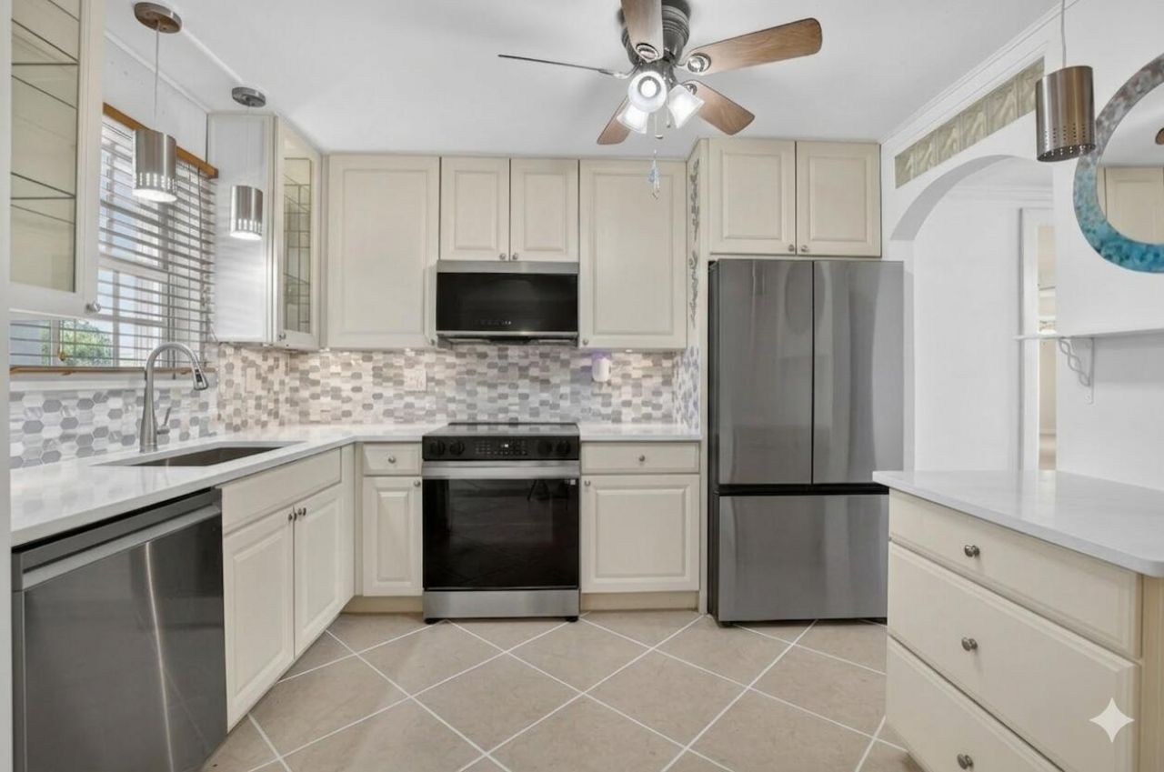 769 Jeffery Street, Unit 2-203, Boca Raton, FL 33487 Photo