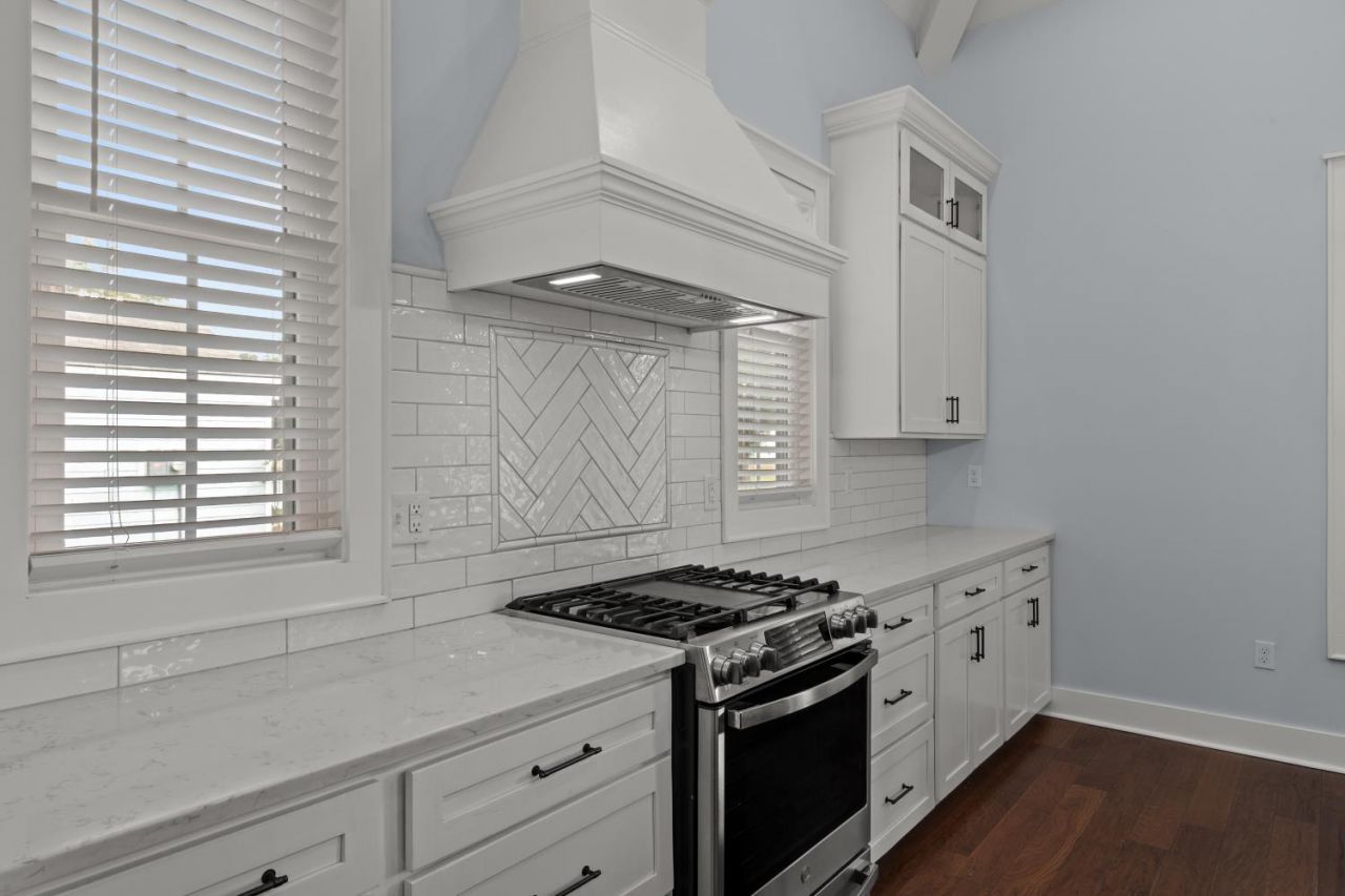 1812 Gordon Road Photo 13