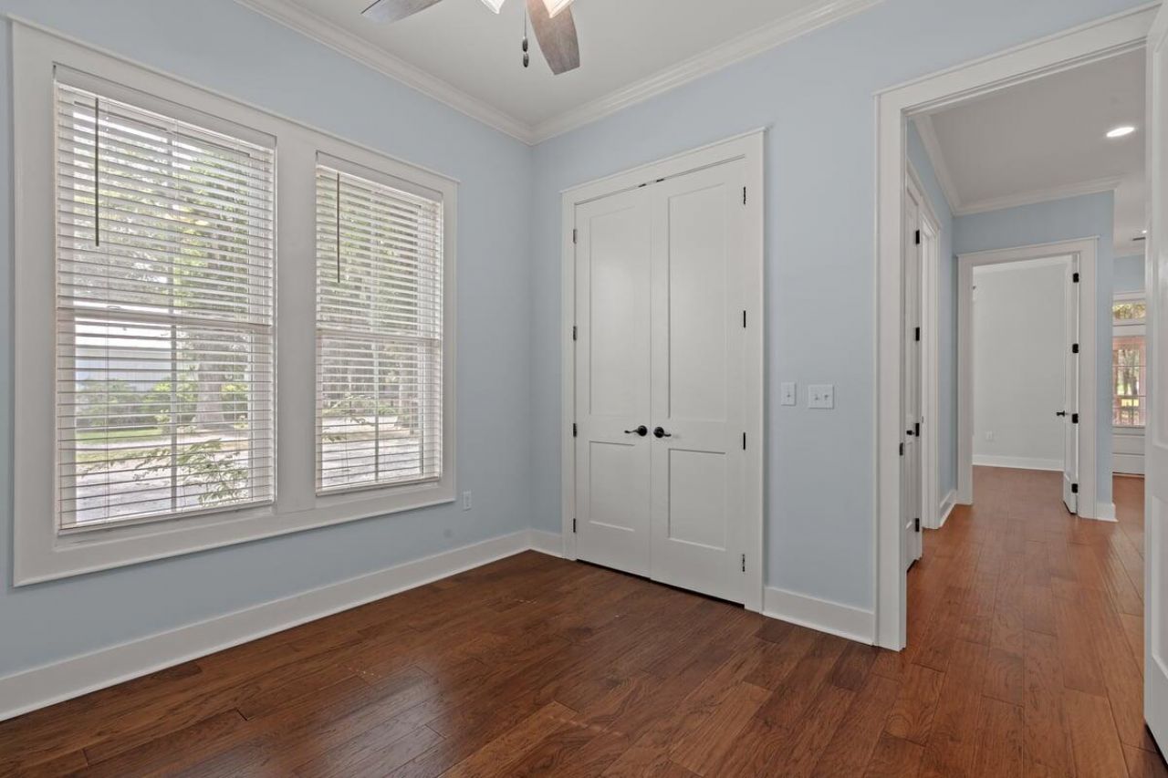 1812 Gordon Road Photo 18