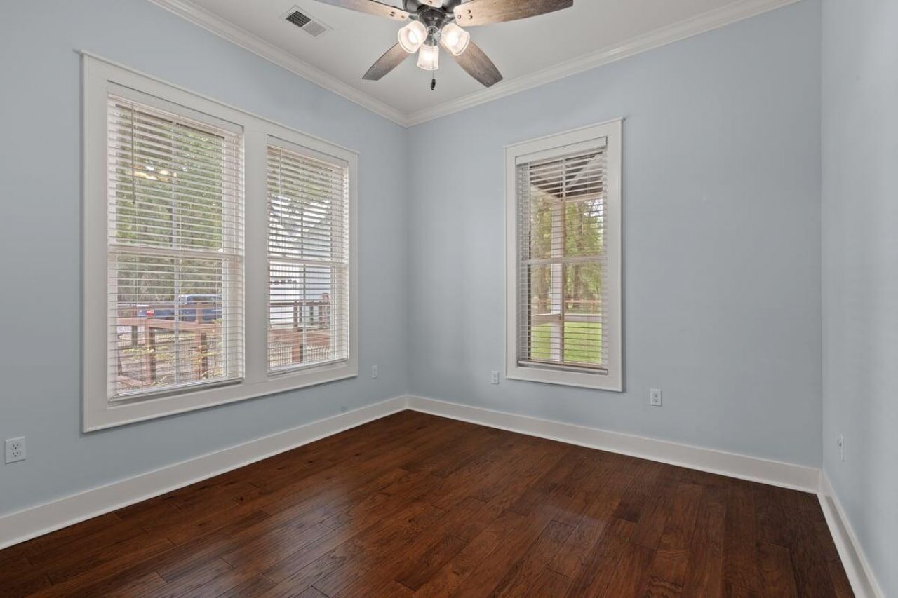 1812 Gordon Road Photo 22