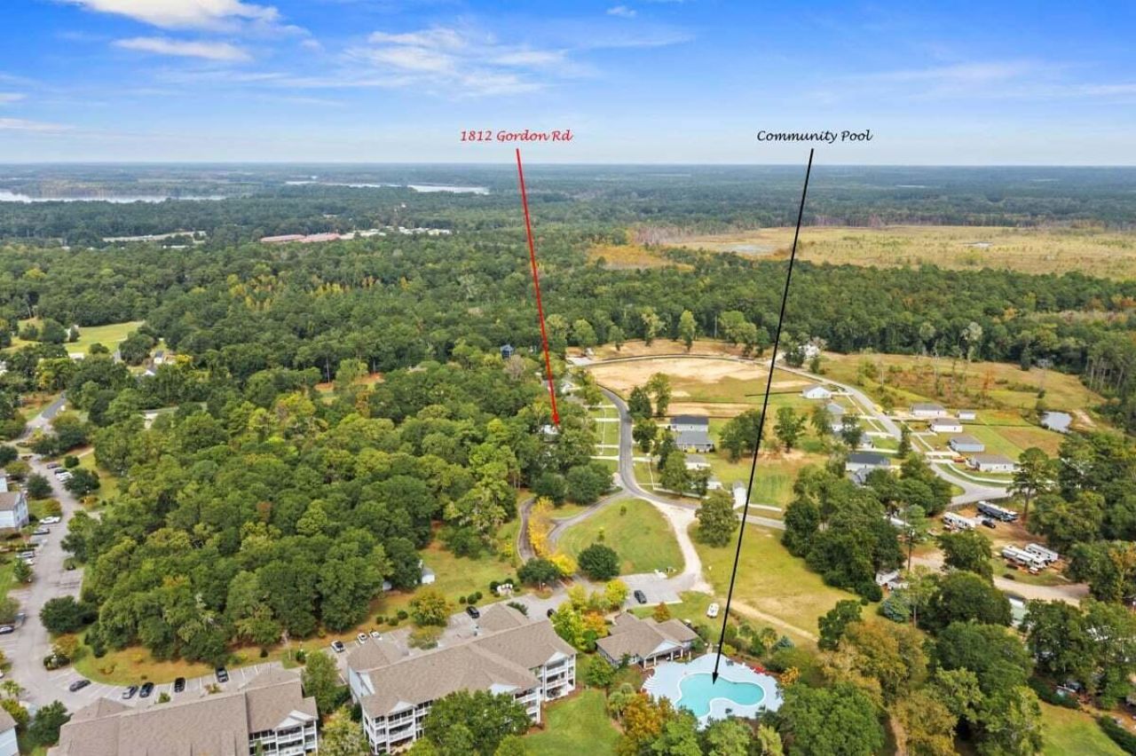 1812 Gordon Road Photo 34