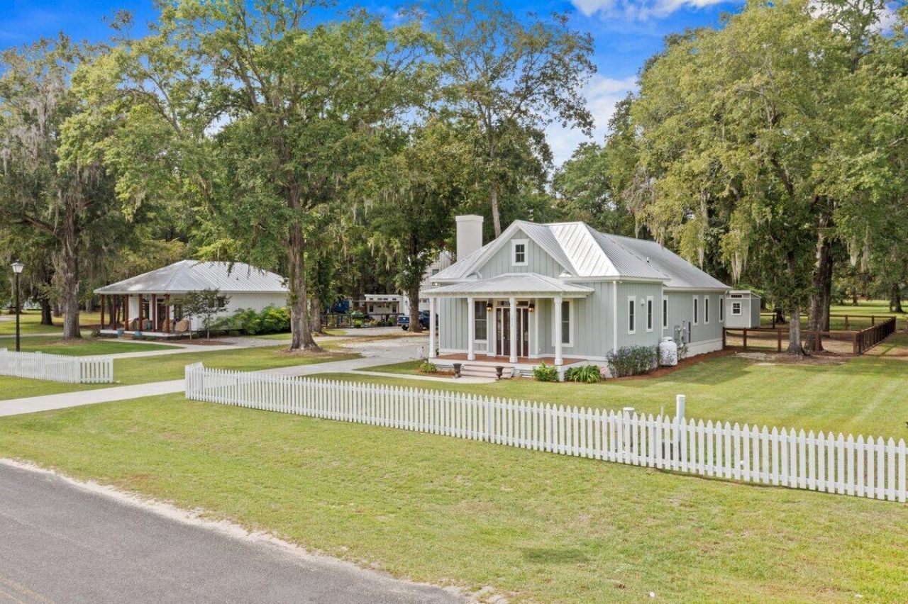 1812 Gordon Road Photo 4