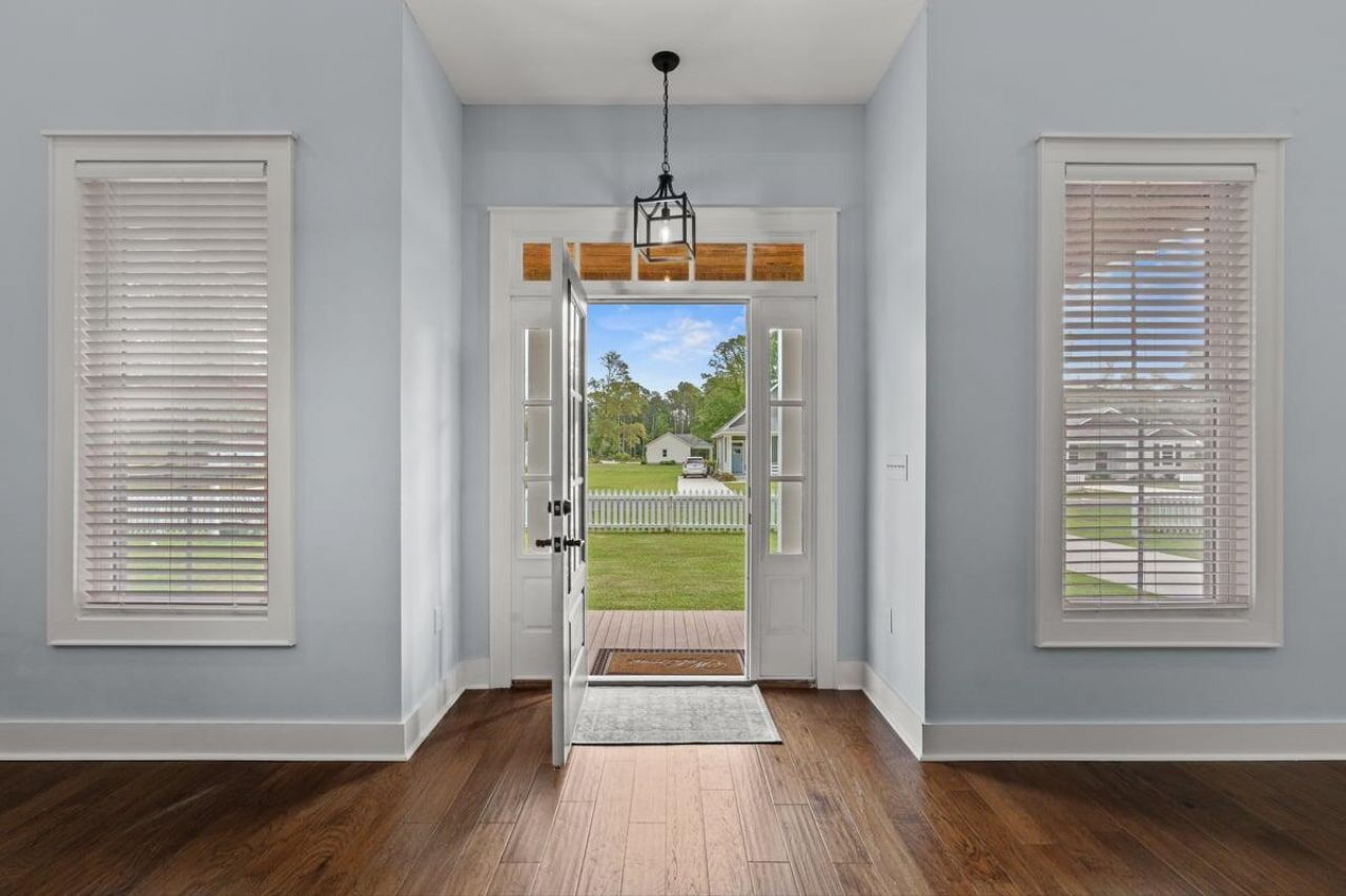 1812 Gordon Road Photo 7