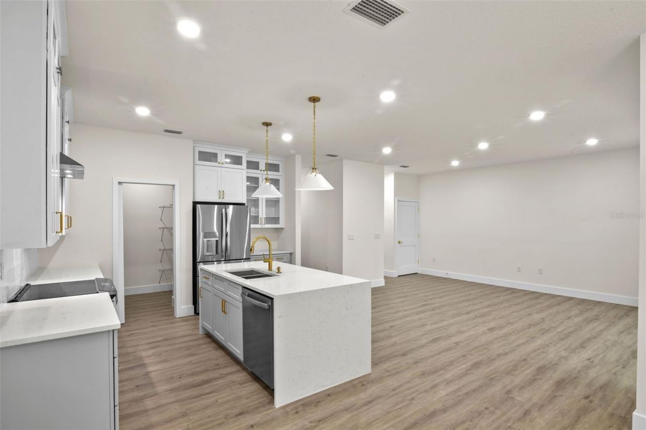 1028 Wilks Avenue, Orlando, FL 32809 Photo