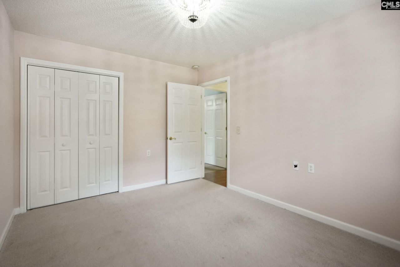 29 Meadowcrest Drive Photo 16