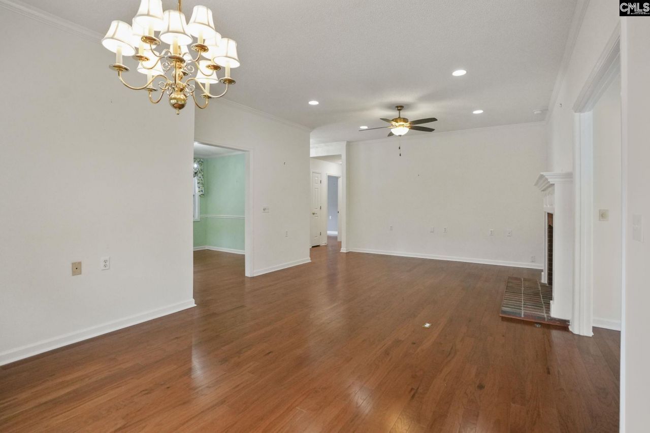 29 Meadowcrest Drive Photo 6