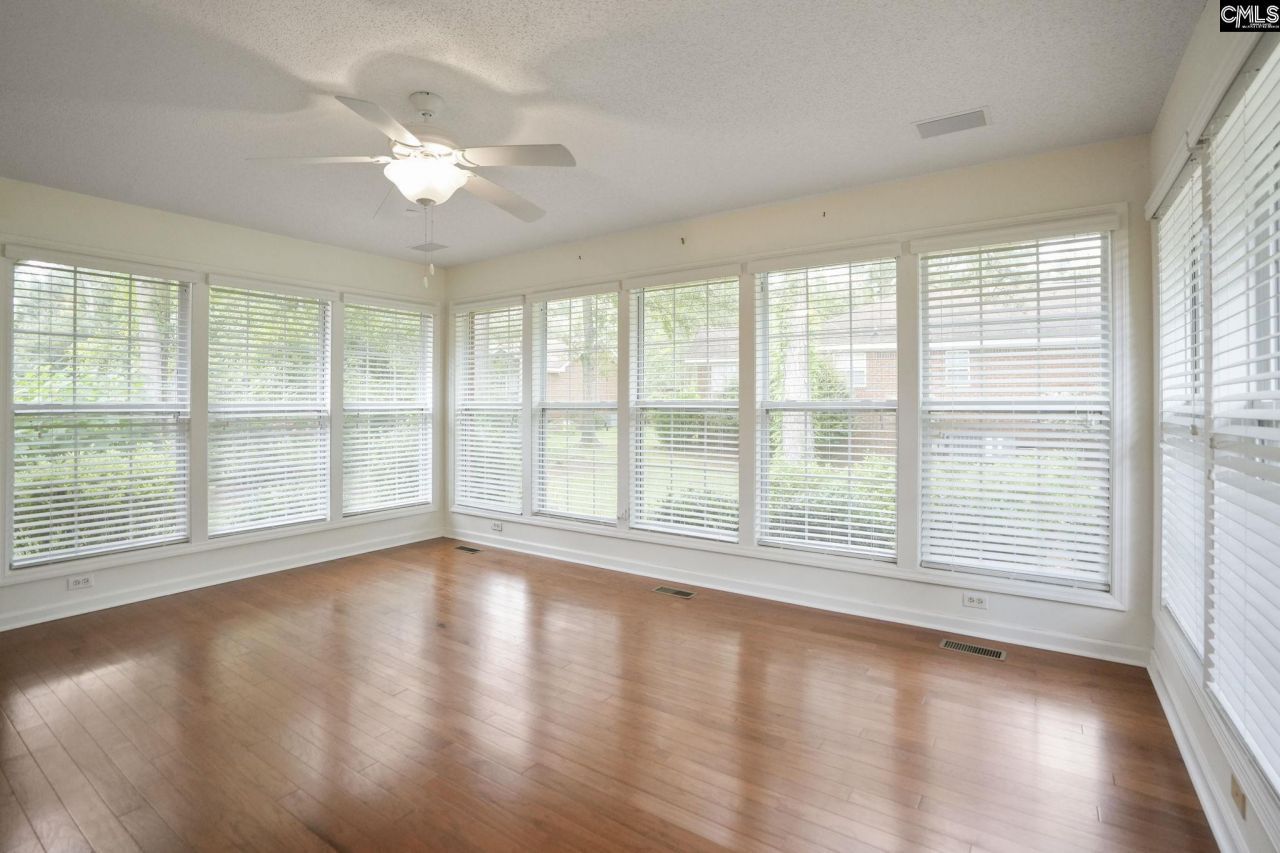 29 Meadowcrest Drive Photo 8