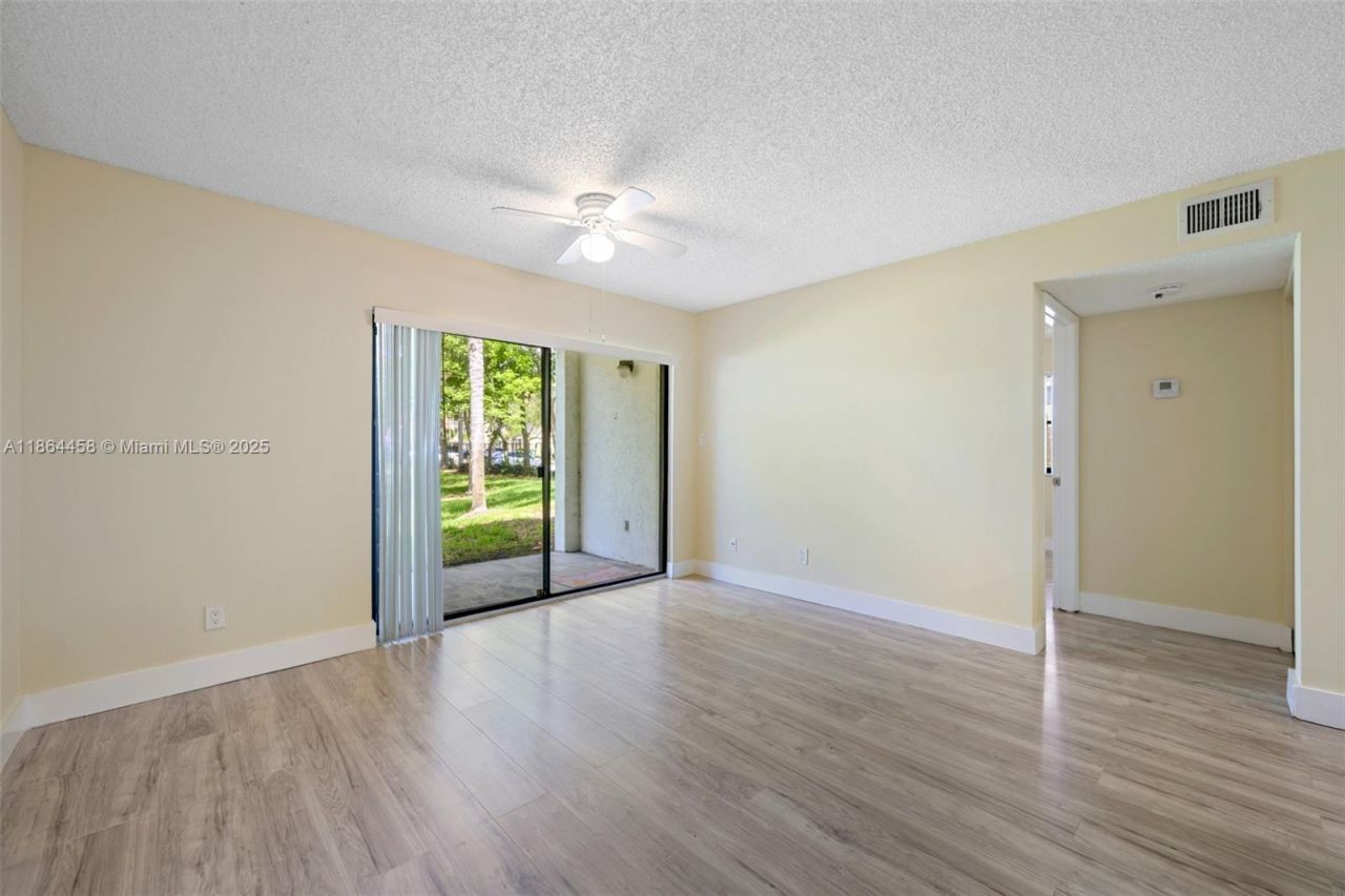 530 S Park Rd, Unit 18-11, Hollywood, FL 33021 Photo