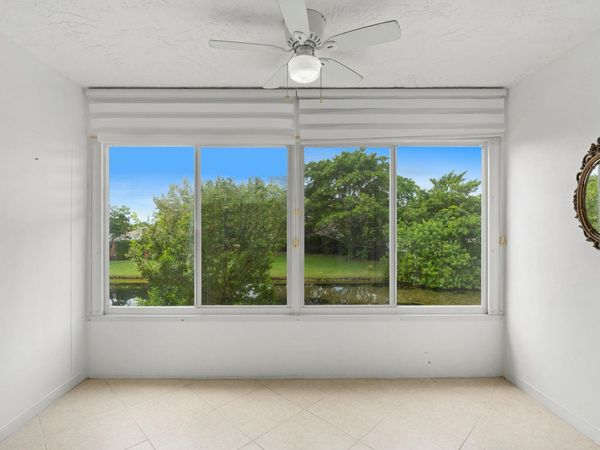 9660 Sunrise Lakes Boulevard, Unit 208, Sunrise, FL 33322