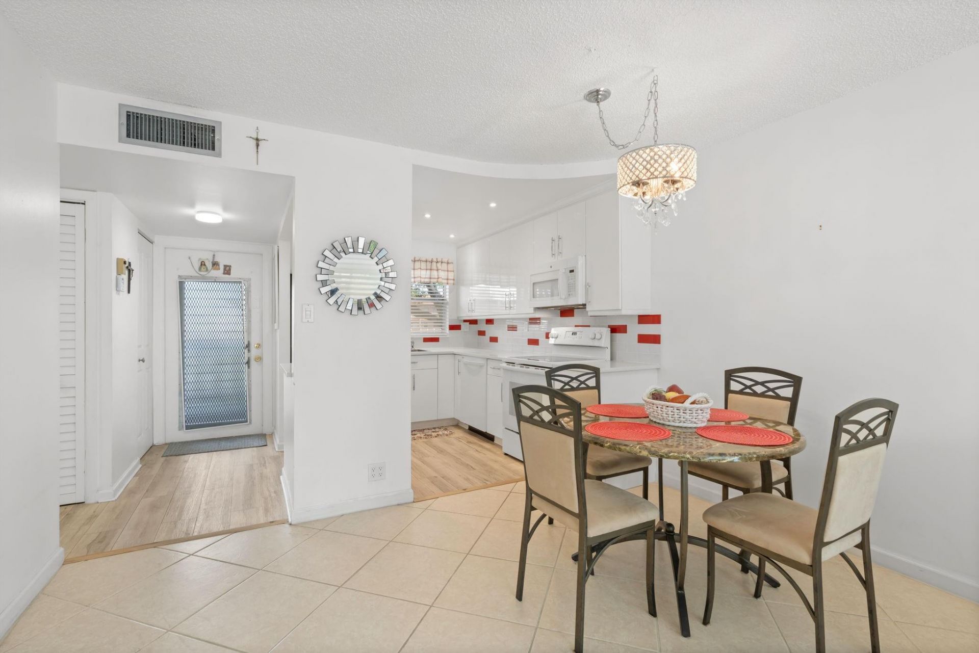 9660 Sunrise Lakes Boulevard, Unit 208, Sunrise, FL 33322 Photo