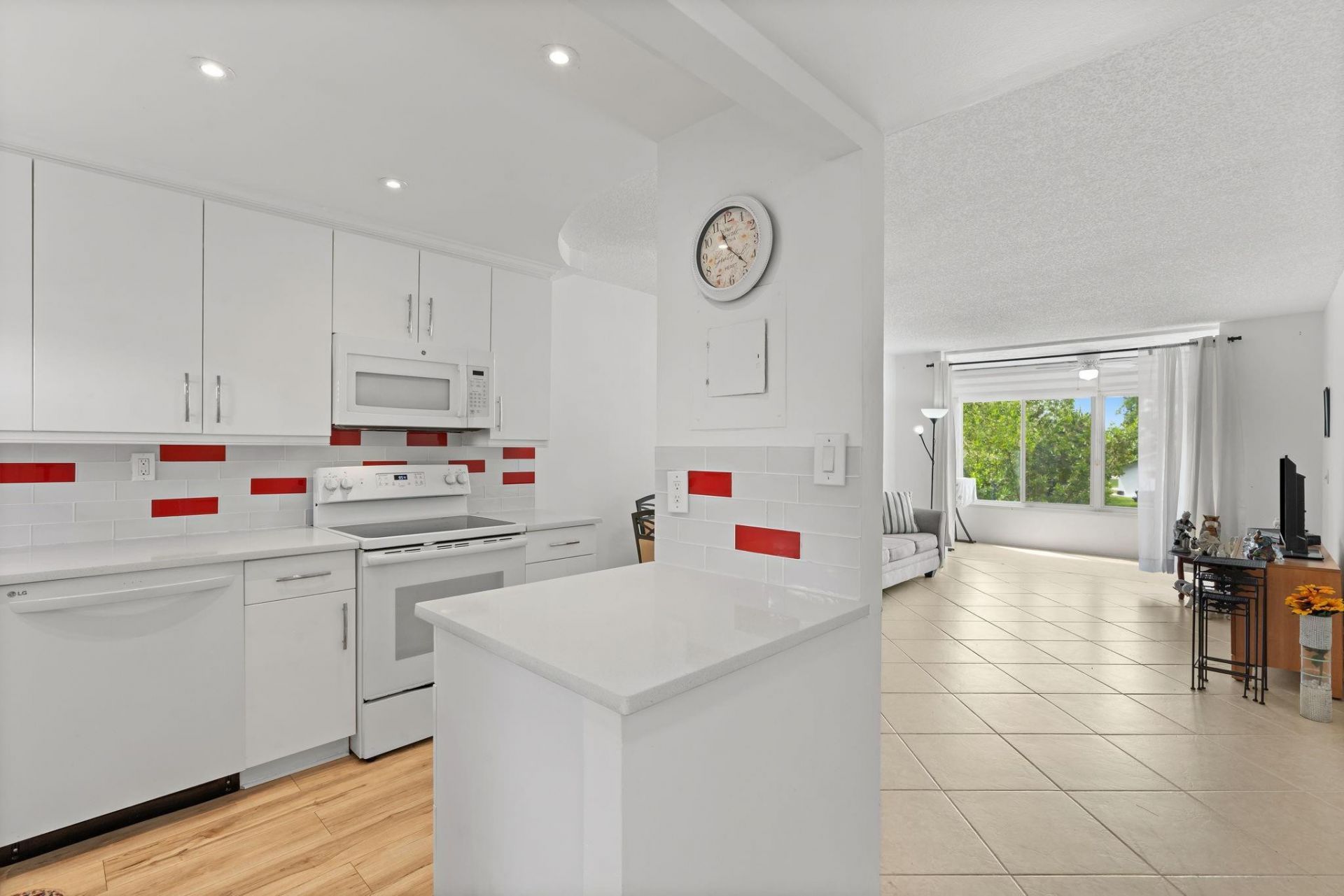 9660 Sunrise Lakes Boulevard, Unit 208, Sunrise, FL 33322 Photo