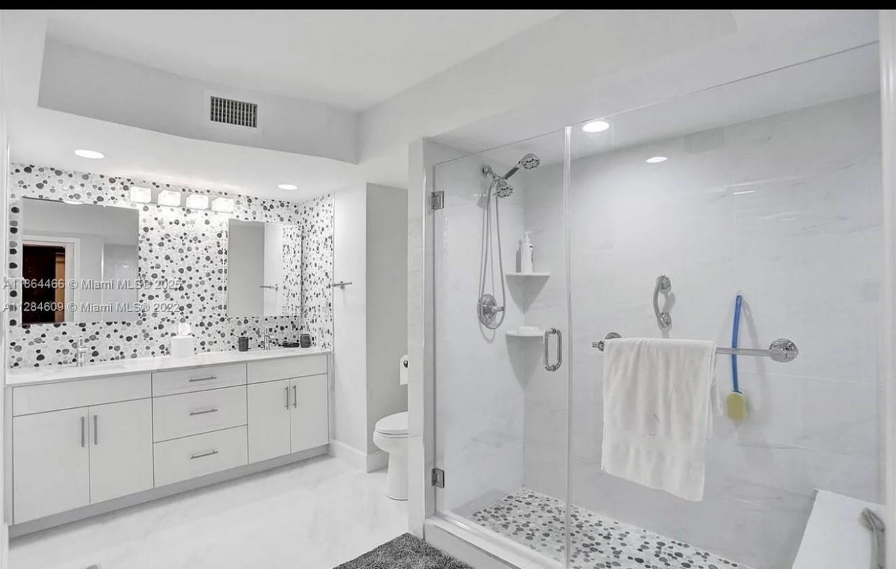 6423 E Collins Ave, Unit 206, Miami Beach, FL 33141 Photo