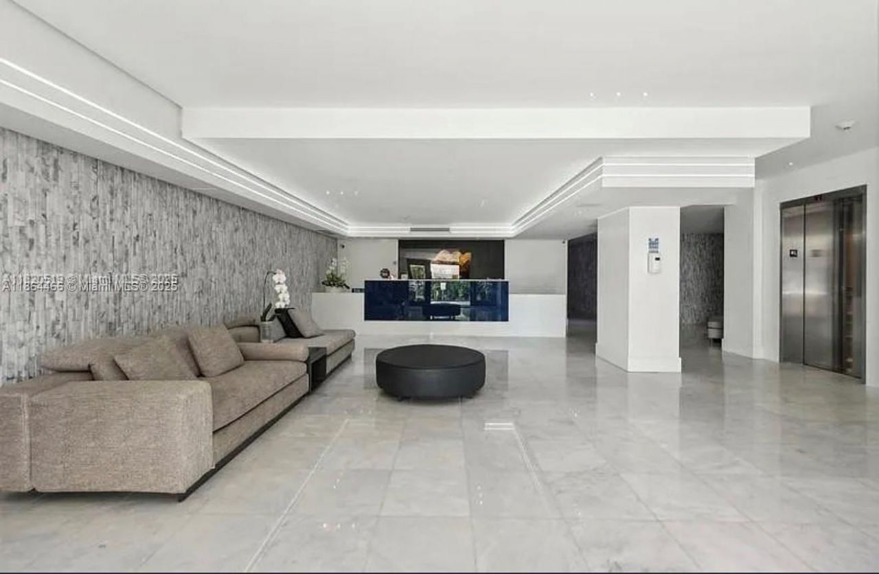 6423 E Collins Ave, Unit 206, Miami Beach, FL 33141 Photo