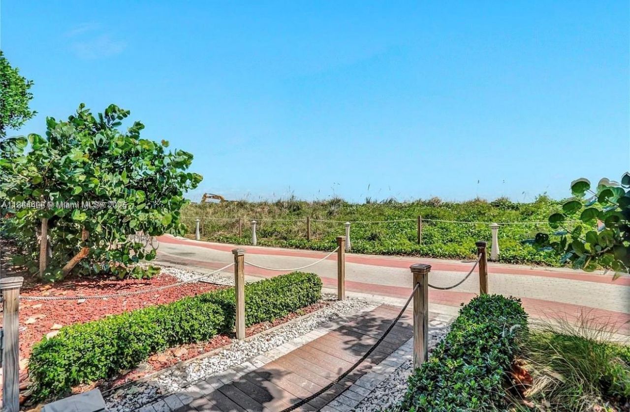 6423 E Collins Ave, Unit 206, Miami Beach, FL 33141 Photo