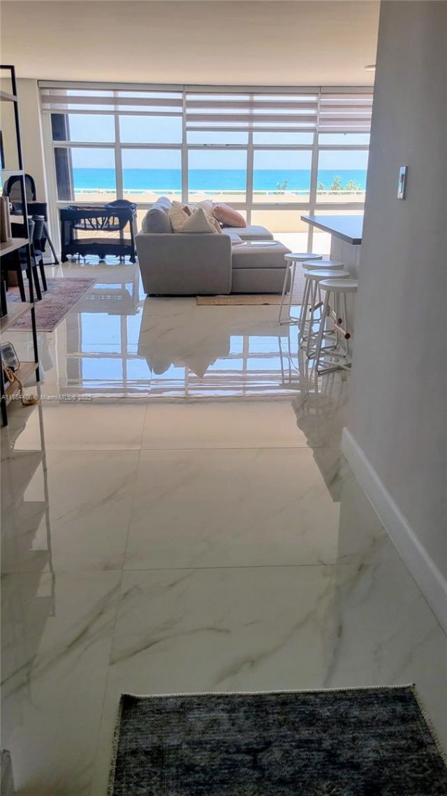 6423 E Collins Ave, Unit 206, Miami Beach, FL 33141 Photo