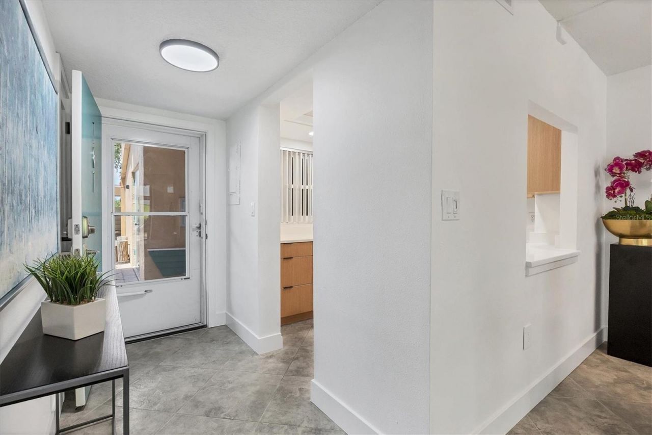 1350 N Portofino Drive, Unit 107, Sarasota, FL 34242 Photo