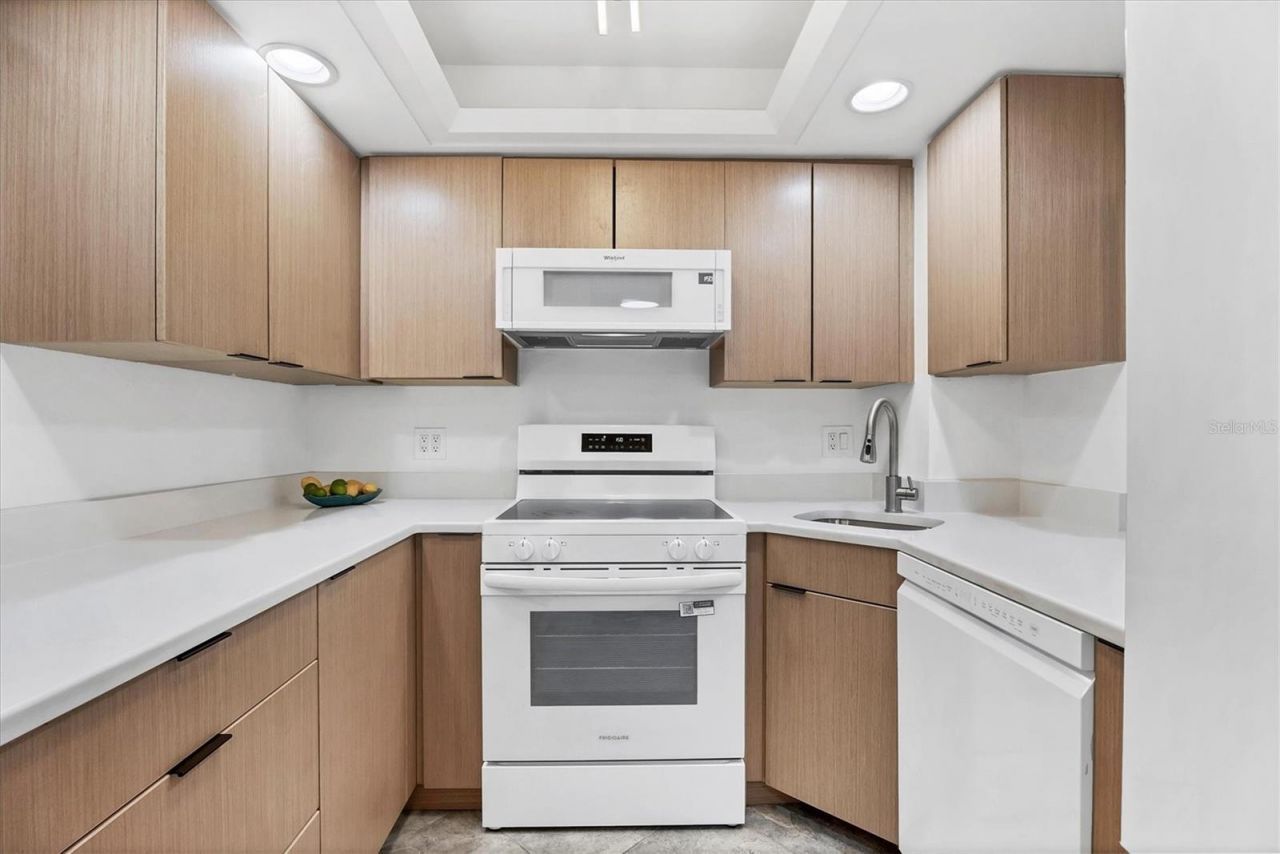 1350 N Portofino Drive, Unit 107, Sarasota, FL 34242 Photo