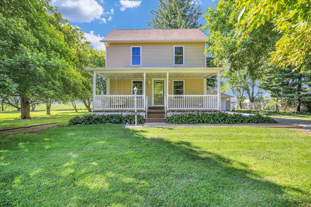 221 E 5th Avenue, Rankin, IL 60960 Main Photo