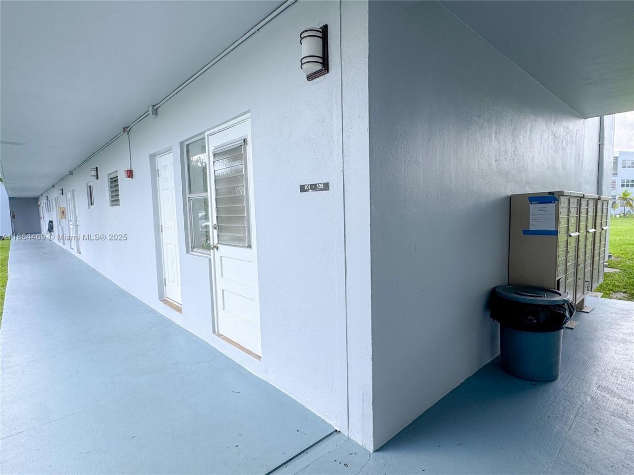 2300 Park Ln, Unit 105, Hollywood, FL 33021 Photo