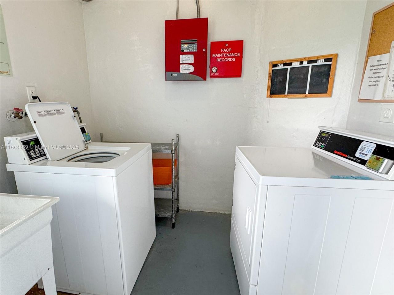 2300 Park Ln, Unit 105, Hollywood, FL 33021 Photo