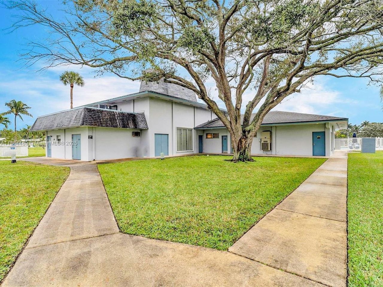 2300 Park Ln, Unit 105, Hollywood, FL 33021 Photo