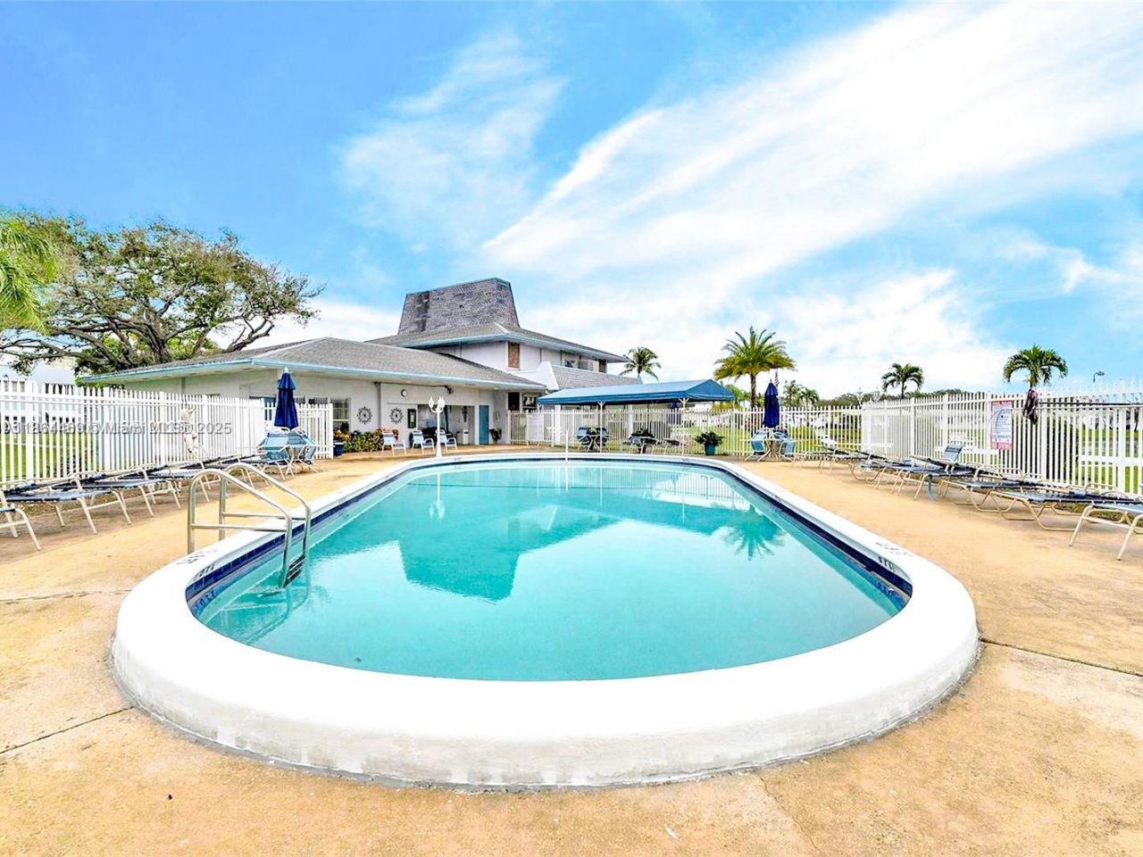 2300 Park Ln, Unit 105, Hollywood, FL 33021 Photo